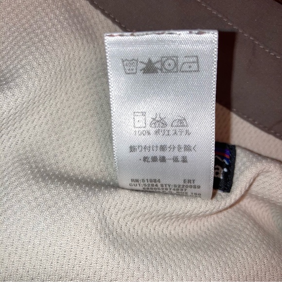 Patagonia Women’s Long Sleeve, Snap closure, Taupe Brown, Lightweight Shirt - Picture 10 of 13